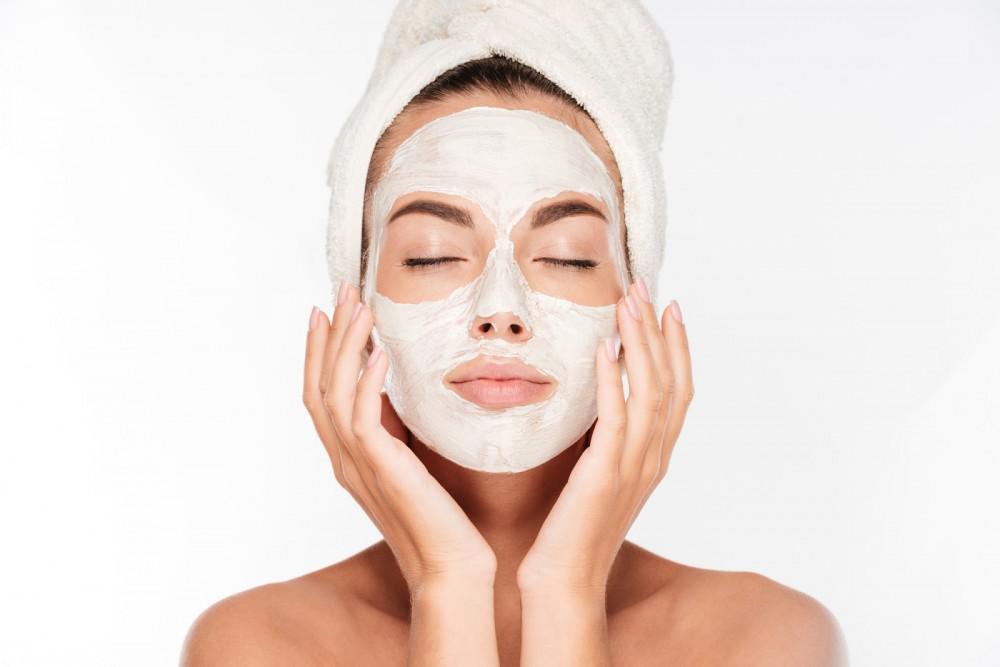 Deep Cleansing Facials with Extraction
